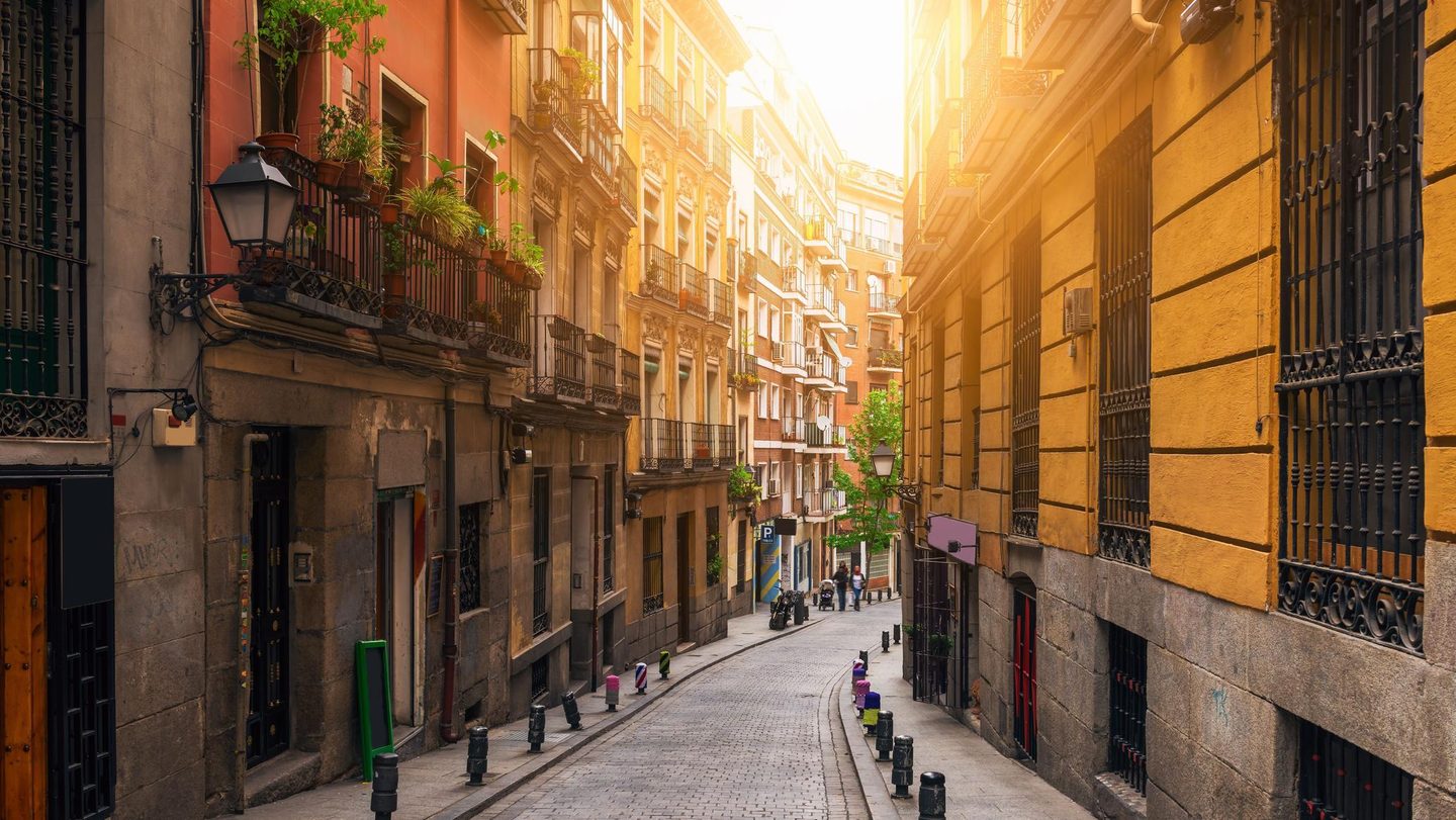 Madrid sin prisas: Malasaña, Chueca y atardecer en el parque del Oeste